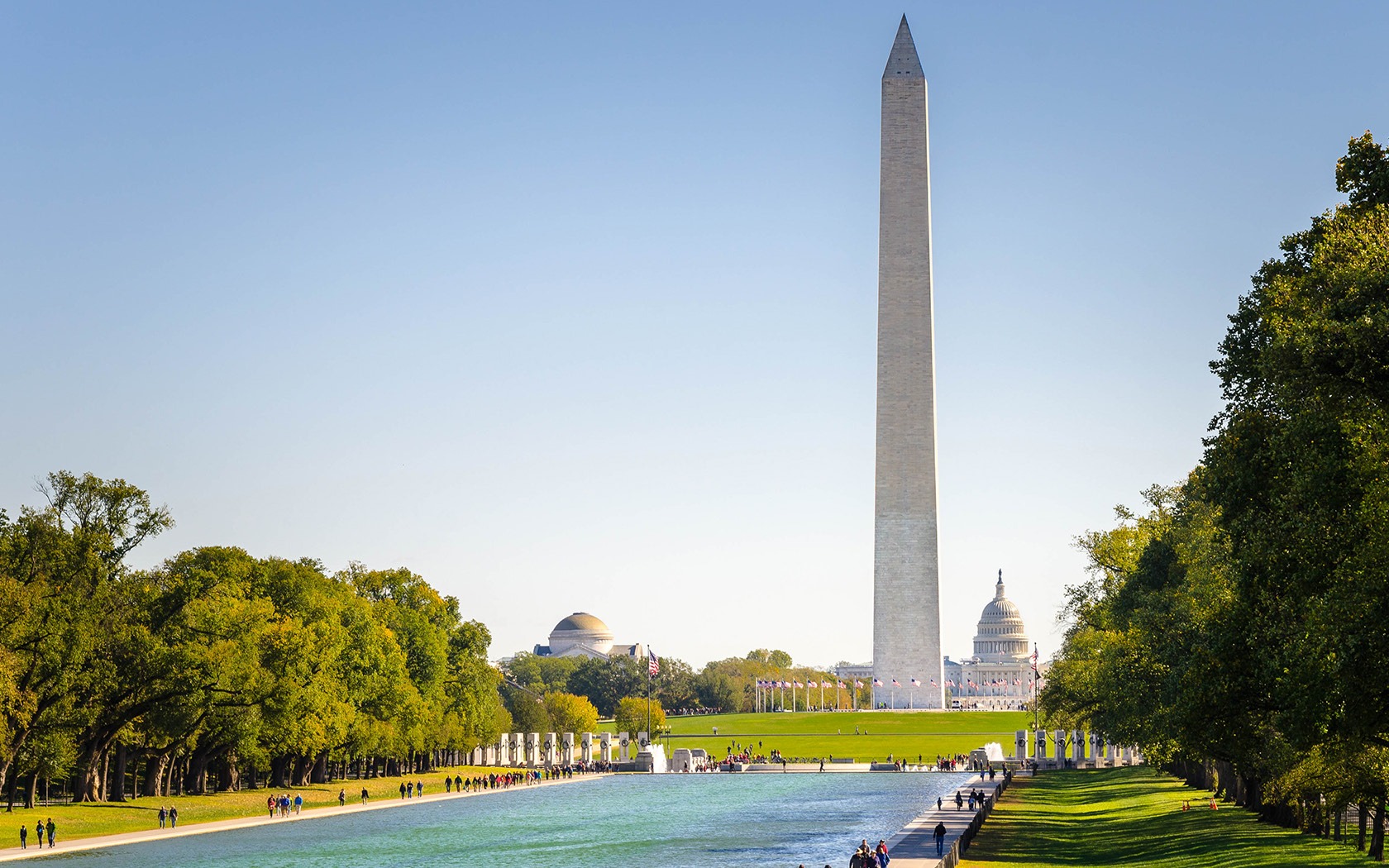 Washington Monument on a clear, sunny day