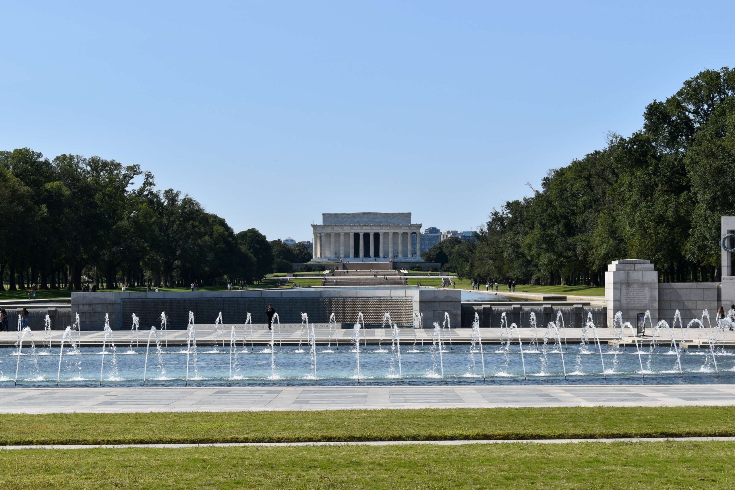 Lincoln memorial and fountain